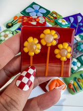 Load image into Gallery viewer, Fused Glass Floral Magnets
