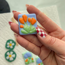 Load image into Gallery viewer, Fused Glass Floral Magnets
