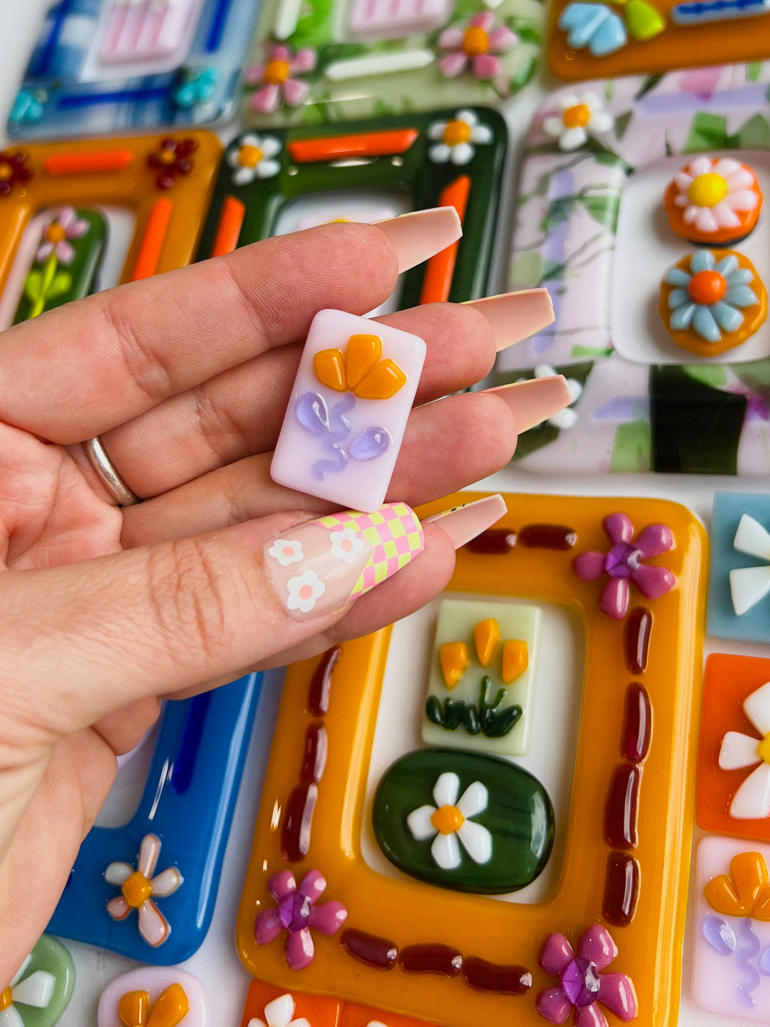 Curvy Stemmed Blooming Floral Glass Magnets