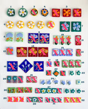 Load image into Gallery viewer, Fused Glass Floral Magnets
